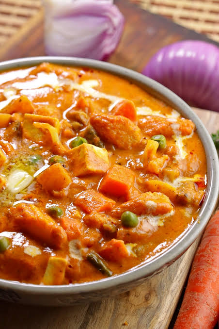 MIX VEGETABLE CURRY (KARIŞIK SEBZELİ KÖRİ)