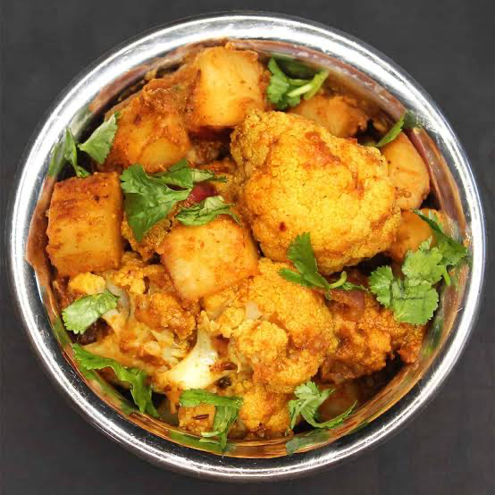 ALOO GOBI (PATATESLİ KARNABAHAR)